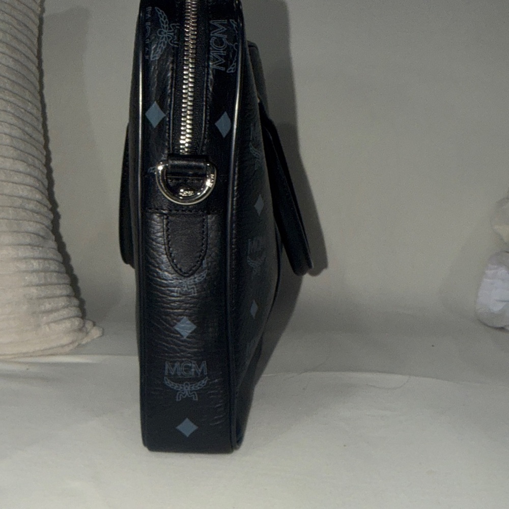 MCM Visetos Black Messenger Bag - Picture 4 of 8